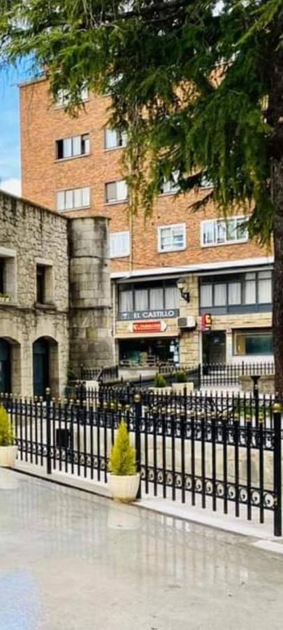 Hostal El Castillo アレーナス・デ・サン・ペドロ エクステリア 写真
